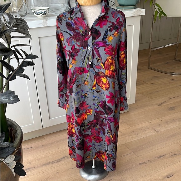 EUC Habitat dark grey shirt dress w lg red pink floral print 1/2 button front - Picture 3 of 13